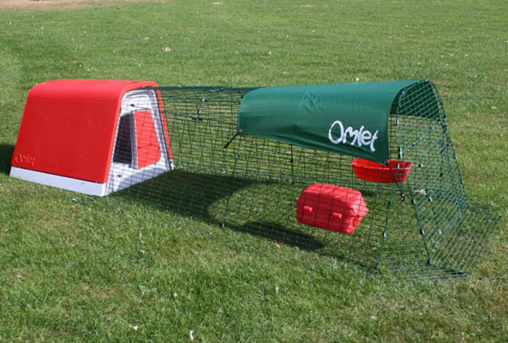 Red Eglu Go in Summer with Shade cover and run