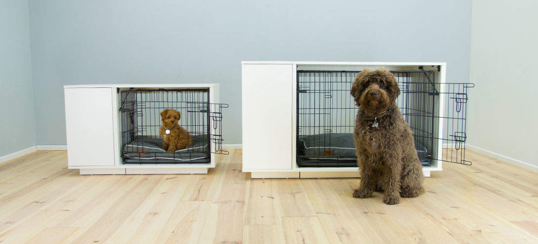 L'élégante niche Omlet Fido Nook existe en deux tailles pour que vous puissiez choisir celle qui convient le mieux à votre chien