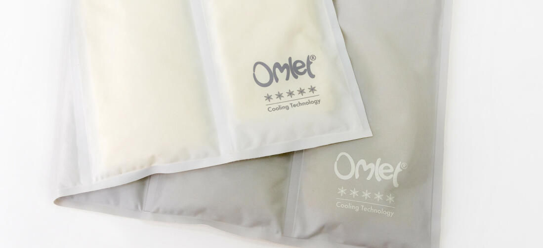 Le tapis rafraîchissant Omlet est double-face. Vous pourrez donc choisir une couleur qui conviendra le mieux à vous et à votre chien.