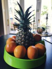 I denne stilfulde skål vil mindre frugter aldrig blive klemt af store frugter :) 