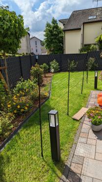 A seamless fencing in your garden