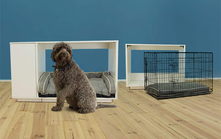 La niche design Omlet Fido Nook peut contenir une cage amovible, idéale pour amener vorte chien en voiture