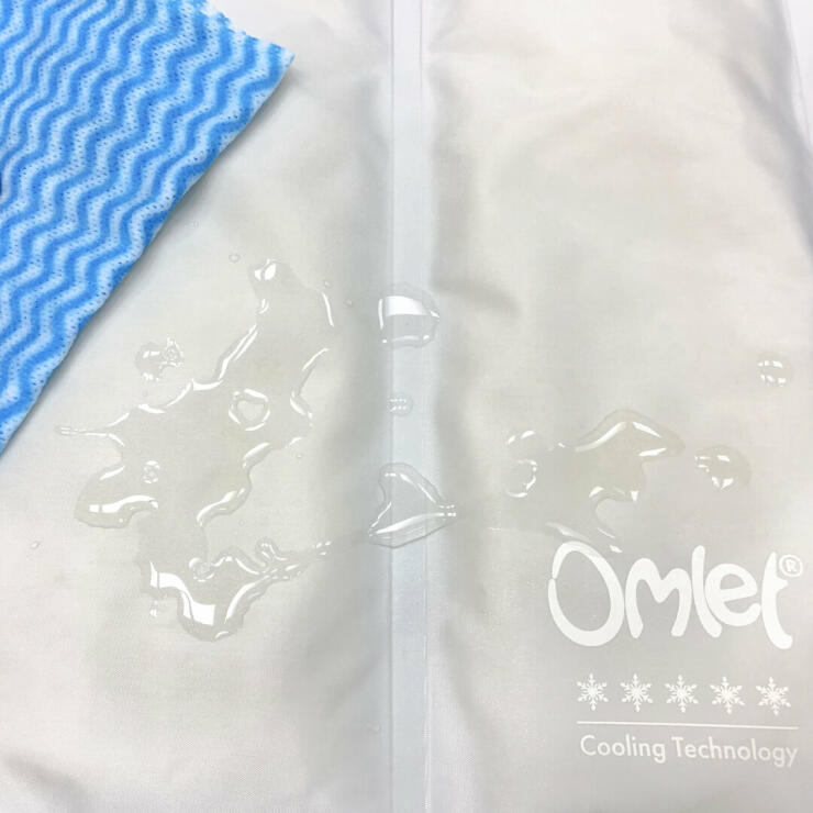 La alfombrilla refrescante de Omlet se limpia en unos segundos