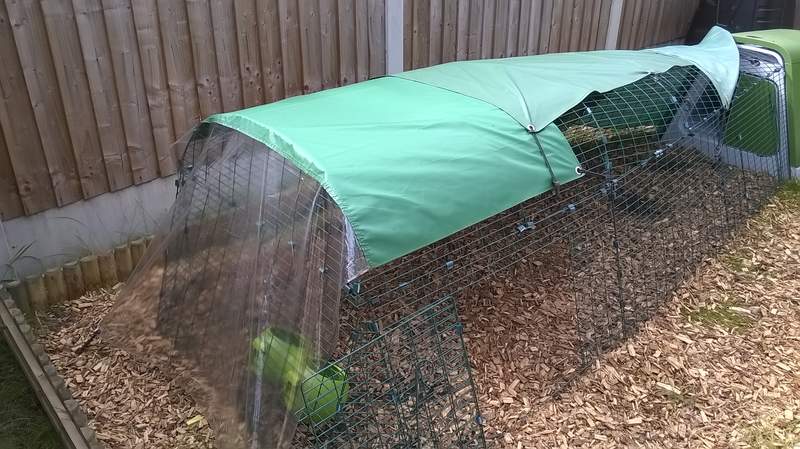 Combi cover switched around for rain protection and light