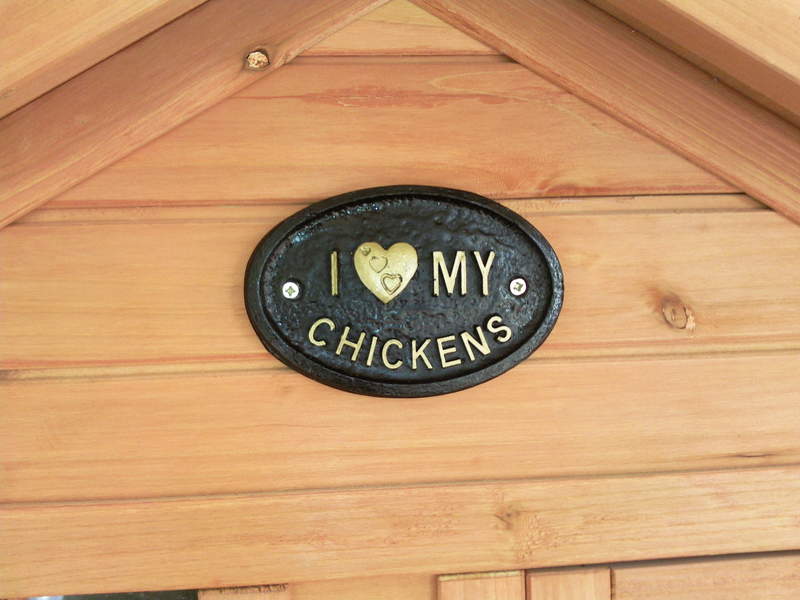 A great plaque adorning the henhouse