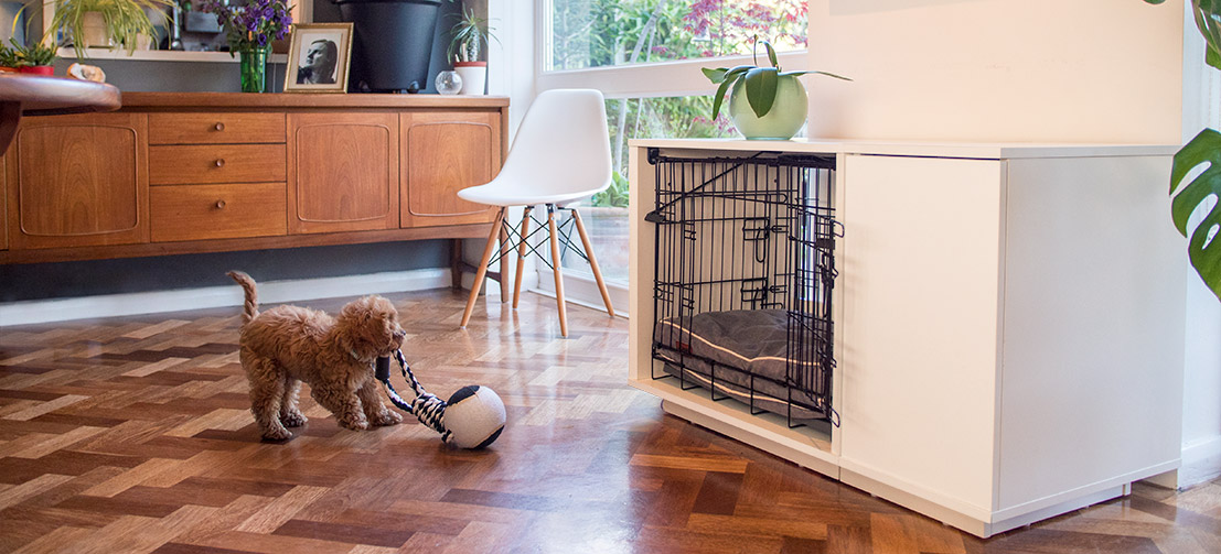 La niche contemporaine Omlet Fido Nook permet à votre chien d'avoir son espace personnel, ce qui lui permet d'avoir davantage confiance en lui et donc d'être plus calme